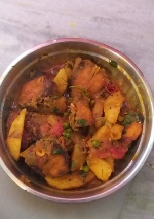 A picture of Rohu fish curry.