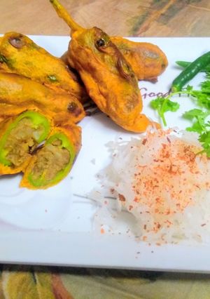 A picture of Mirchi Vada.