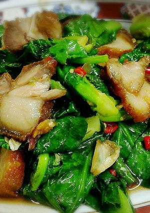 รูปของ แขนงคะน้าหมูกรอบ