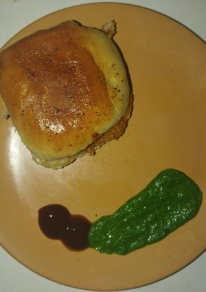 વડાપાઉં (Vadapav Recipe In Gujarati) રેસીપી મુખ્ય ફોટો
