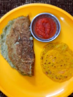 મગ ની દાળ ના ચીલા (Moong Dal Chila Recipe In Gujarati) રેસીપી મુખ્ય ફોટો