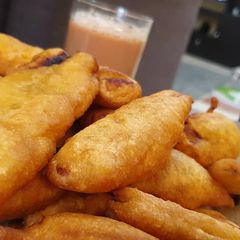 A picture of Banana fritters a.k.a pazhampori.