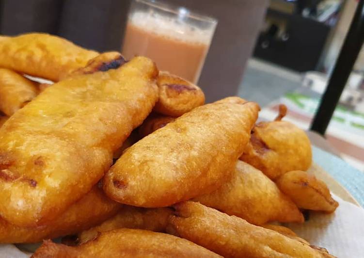 Recipe of Favorite Banana fritters a.k.a pazhampori