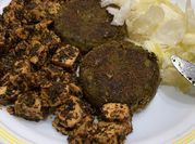 Una foto de tofu marinado