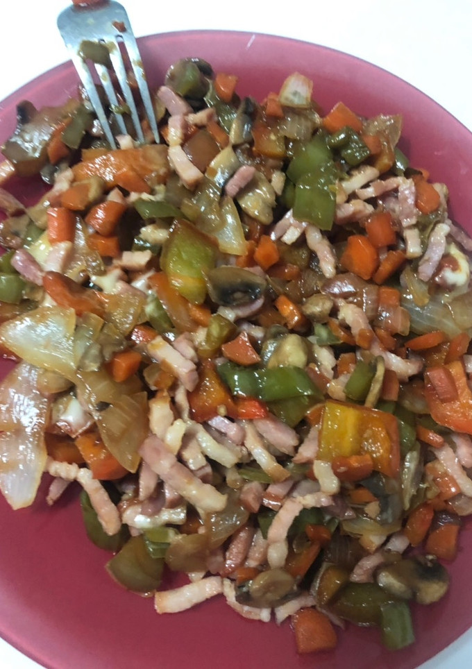Una foto de Verduras salteadas con bacon