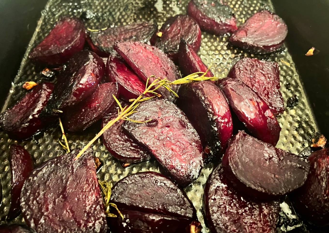 Roasted beetroot with vinegar and pomegranate molasses