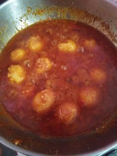દમ આલુ (Dum Aloo Recipe In Gujarati) રેસીપી મુખ્ય ફોટો
