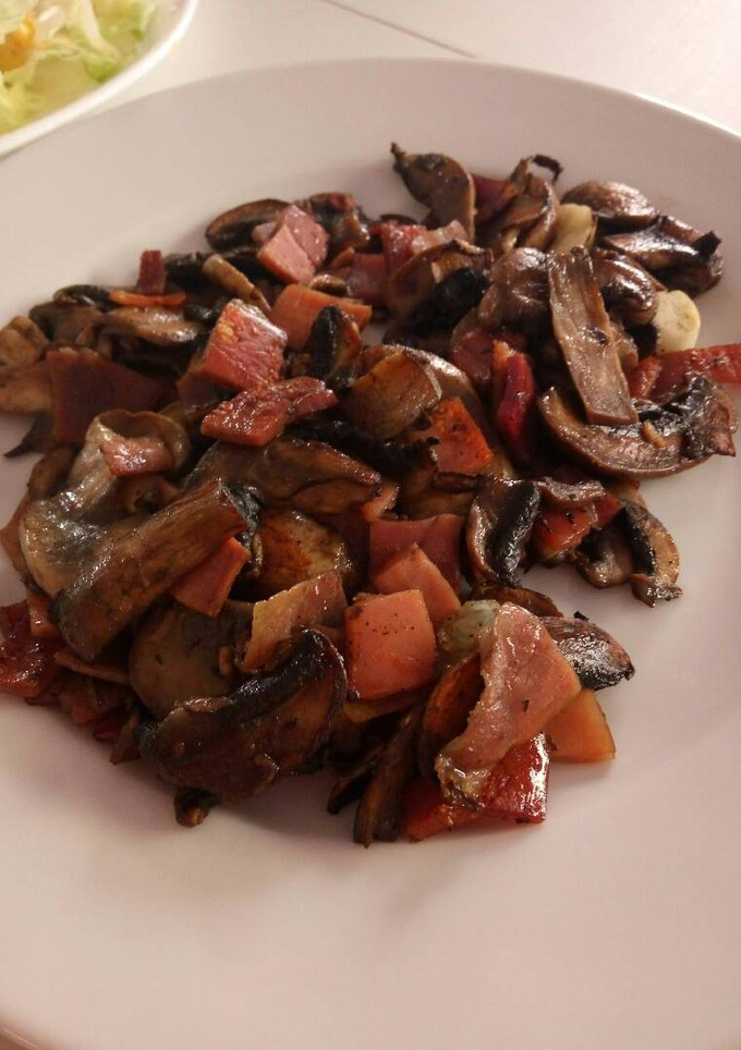 Una foto de Champiñones con jamón