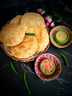 आलू पूरी (Aloo puri recipe in hindi) रेसिपी मुख्य फोटो