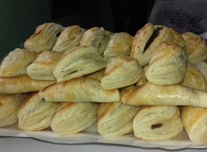 Una foto de Empanaditas hojaldradas con solo dos vueltas 😃