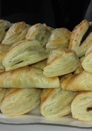 Una foto de Empanaditas hojaldradas con solo dos vueltas 😃