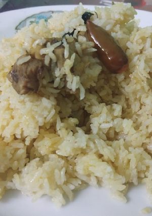 A picture of Chicken Tehari.