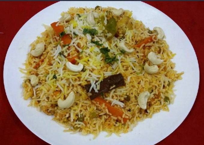 Hyderabadi Tarkari Ki Dum Biryani