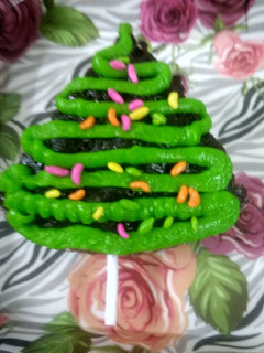 கிறிஸ்துமஸ் ட்ரீ பிரவுனி (Christmas tree brownie recipe in tamil) செய்முறை முக்கிய புகைப்படம்