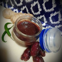 A picture of Imli & khajoor chutney.