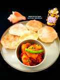 Phulko Luchi Ar Aloor Dom - Bengali Classic Dish - Dum Aloo With Puffed Fluffy Maida Puri