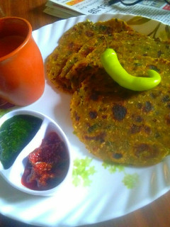 મેથી ના થેપલા (Methi Thepla Recipe In Gujarati) રેસીપી મુખ્ય ફોટો