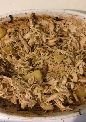 Foto principal de Pechugas de pollo al horno, con cebolla y patatas