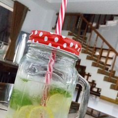 A picture of Lemon Mint Mojito Mocktail.