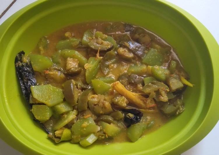 Sayur kuning terong ungu jipang.