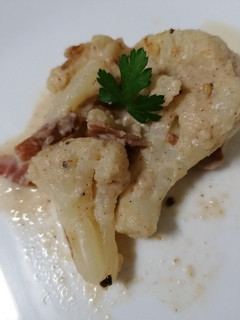 Una foto de Coliflor en falsa salsa bechamel