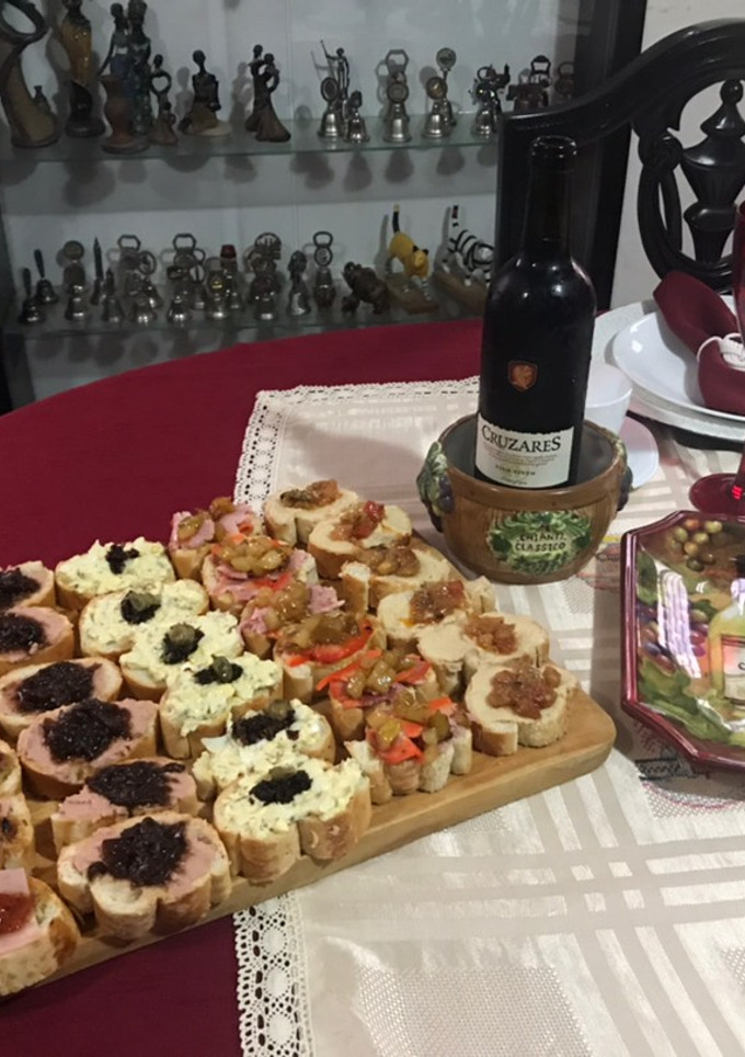 Una foto de Noche de tapas y vinos
