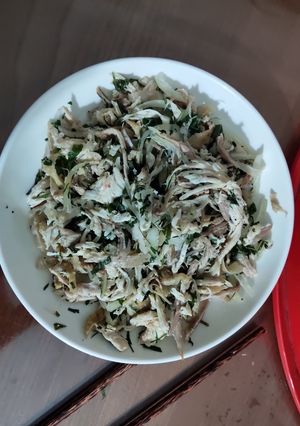 Hình của món Nộm gà 🐔.