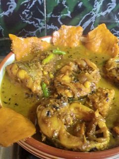 কমলা লেবুর বাকল দিয়ে রুই মাছ (kamola lebur bakol diye rui mach recipe in Bengali) রেসিপির প্রধান ছবি