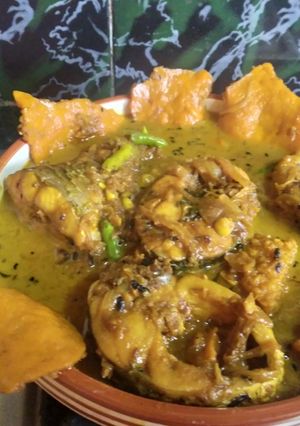 কমলা লেবুর বাকল দিয়ে রুই মাছ (kamola lebur bakol diye rui mach recipe in Bengali) রেসিপির প্রধান ছবি