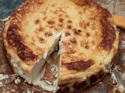 Una foto de tarta de queso requesón