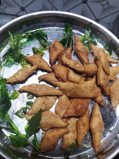 கோதுமை மாவு டைமண்ட் பிஸ்கட் (diamond biscuit Recipe in Tamil) செய்முறை முக்கிய புகைப்படம்