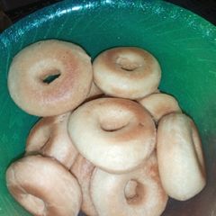 A picture of Semolina Doughnuts.