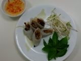 Bánh cuốn thịt nướng đổ chảo