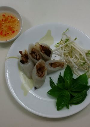 Hình của món Bánh cuốn thịt nướng đổ chảo.