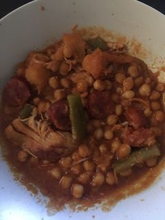 Una foto de Potaje de garbanzos con calabaza y judías verdes