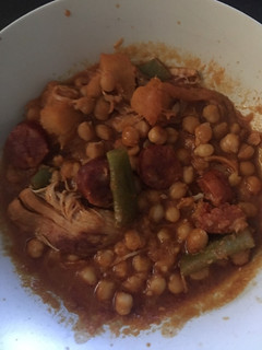 Una foto de Potaje de garbanzos con calabaza y judías verdes