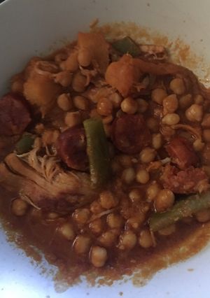 Una foto de Potaje de garbanzos con calabaza y judías verdes