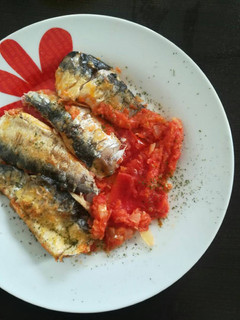 Una foto de Sardinas al horno en salsa (muy fácil)