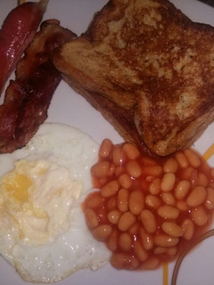 A picture of English Breakfast.