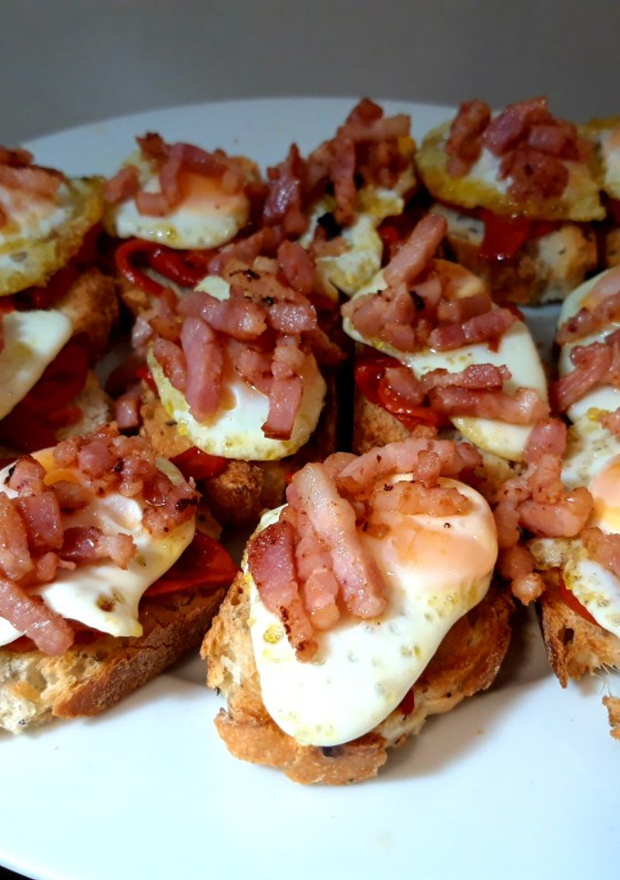 Una foto de Pintxos de huevos de codorniz de mi casa
