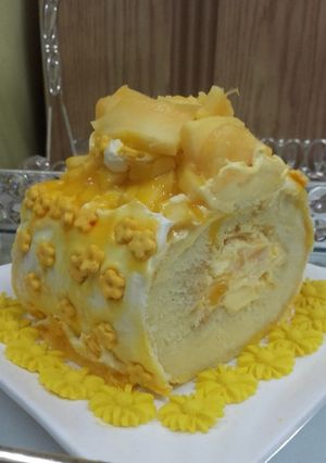 A picture of Mango Cake Swiss role.