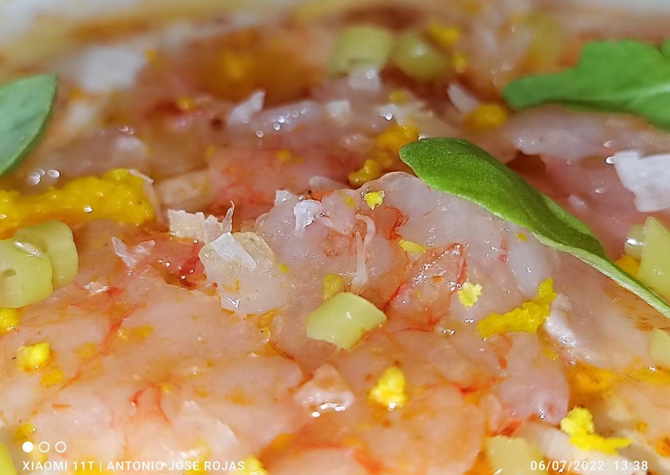 Carpaccio de gambita roja en su jugo