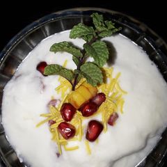 A picture of Raj kachori.
