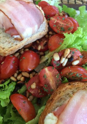 Une photo de Salade au chèvre chaud