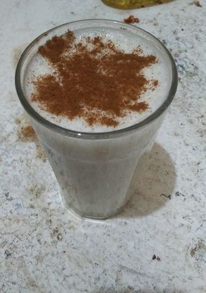 Una foto de Súper fácil licuado 🍌😙
