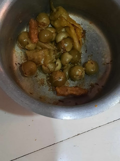 ચણાનો લોટ વાળા ગુદા નું શાક (Besan Gunda Shak Recipe In Gujarati) રેસીપી મુખ્ય ફોટો