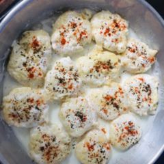 A picture of Dahi vada.