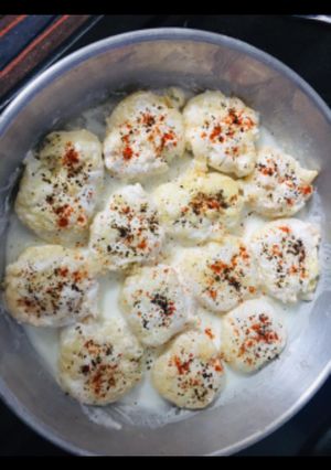 A picture of Dahi vada.