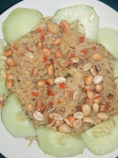 A picture of Noodles with groundnut and kukunba.