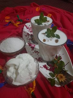मीठी लस्सी (meethi lassi recipe in Hindi) रेसिपी मुख्य फोटो